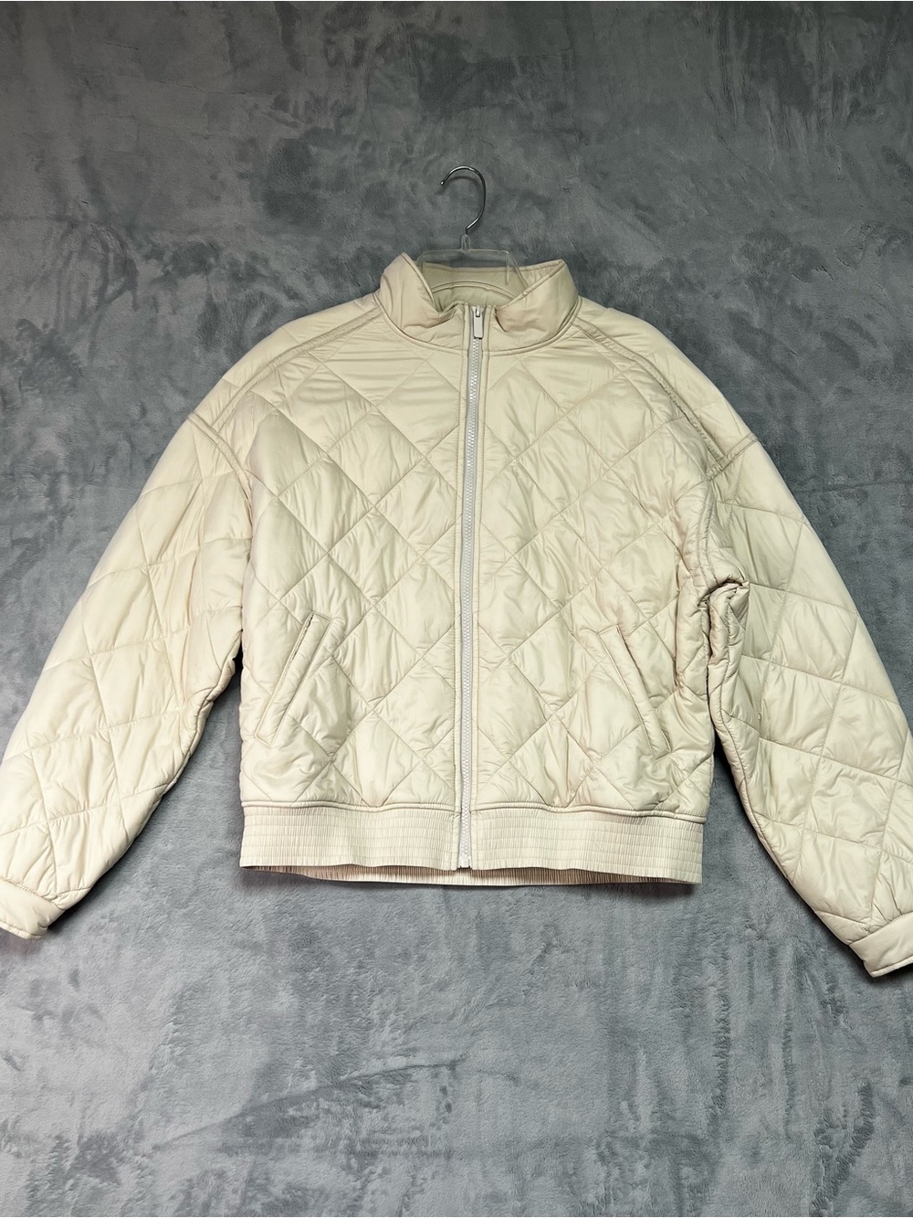 TravisMathew Lights At Night Quilted Bomber Jacket Womens M Pumice Beige